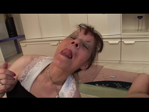 ❤️ To bestemødre og en bestefar har en trekant ☑ Russisk porno hos oss ️❤