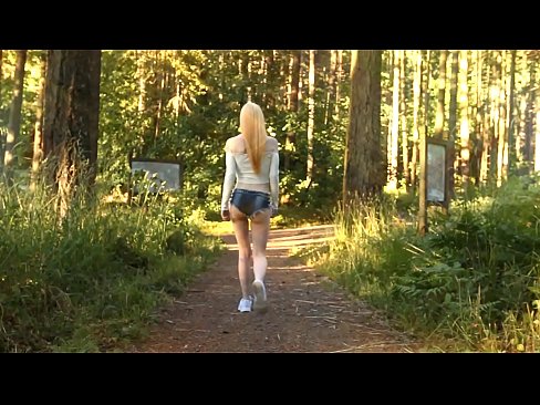 ❤️ Vakker kvinne beveger seg sakte, ikke nakenvideo ☑ Russisk porno hos oss ️❤