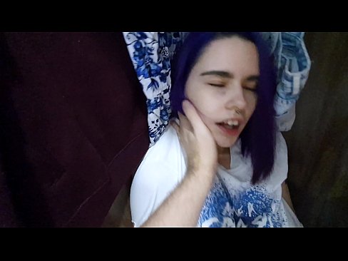 ❤️ Fant min søster i skapet og hjalp henne med å komme ☑ Russisk porno hos oss ️❤